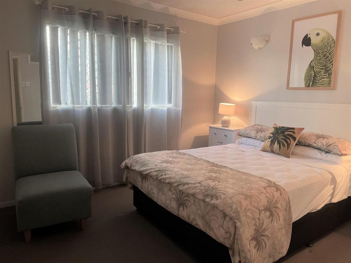 Villa Venezia Apt 3 - Spacious Hervey Bay Beachfront Apartment Exteriör bild