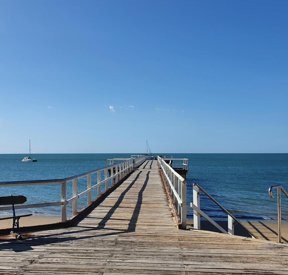 Villa Venezia Apt 3 - Spacious Hervey Bay Beachfront Apartment Exteriör bild