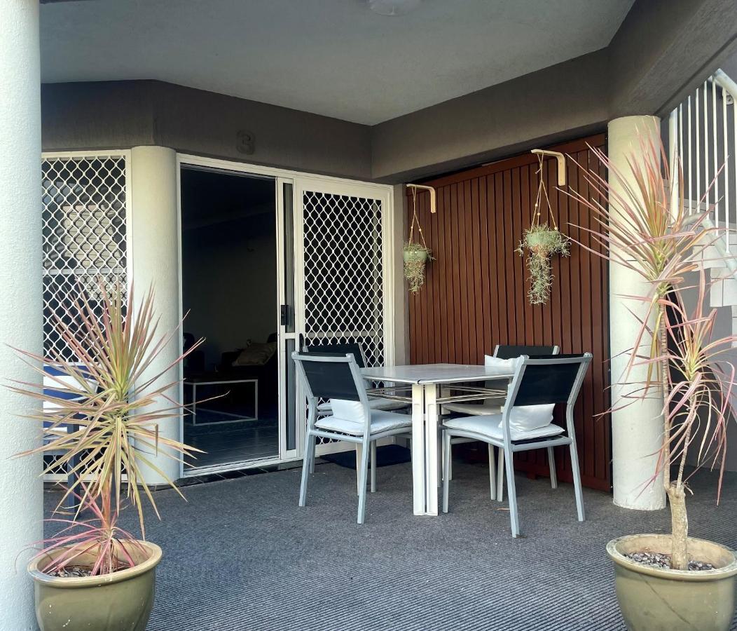 Villa Venezia Apt 3 - Spacious Hervey Bay Beachfront Apartment Exteriör bild