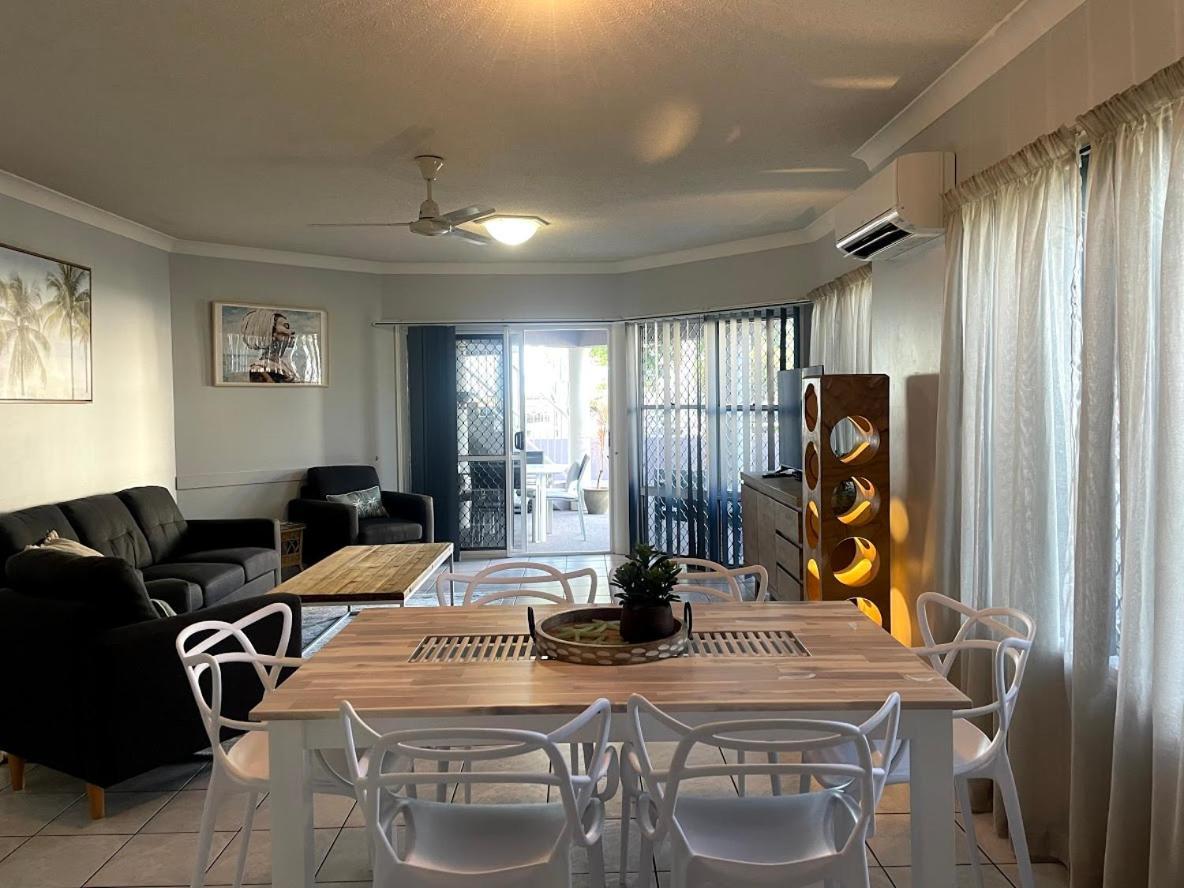 Villa Venezia Apt 3 - Spacious Hervey Bay Beachfront Apartment Exteriör bild